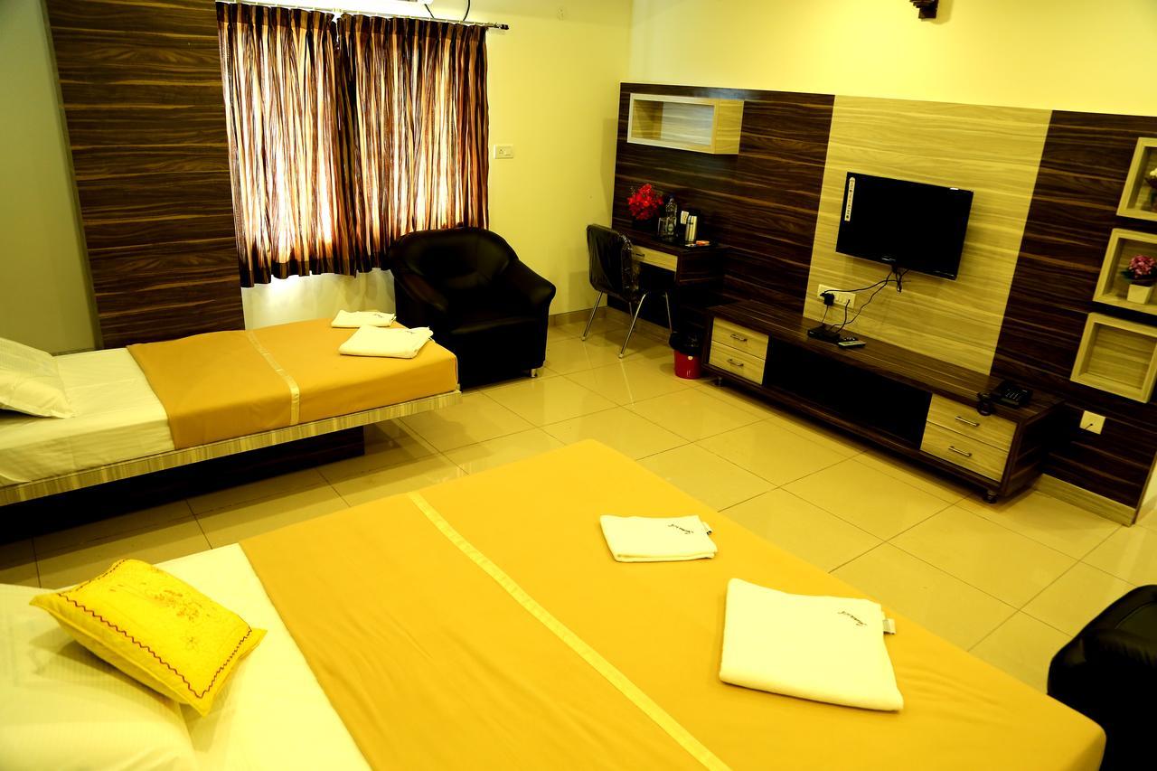 Samarth Residency Hotel Hospet Exterior foto